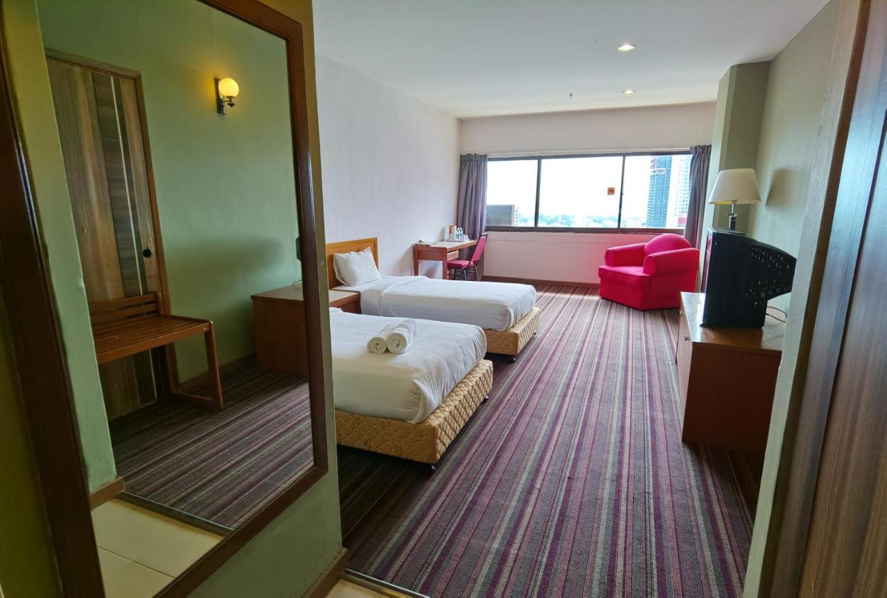 Folkmeldrum Hotel Johor Bahru Kültér fotó