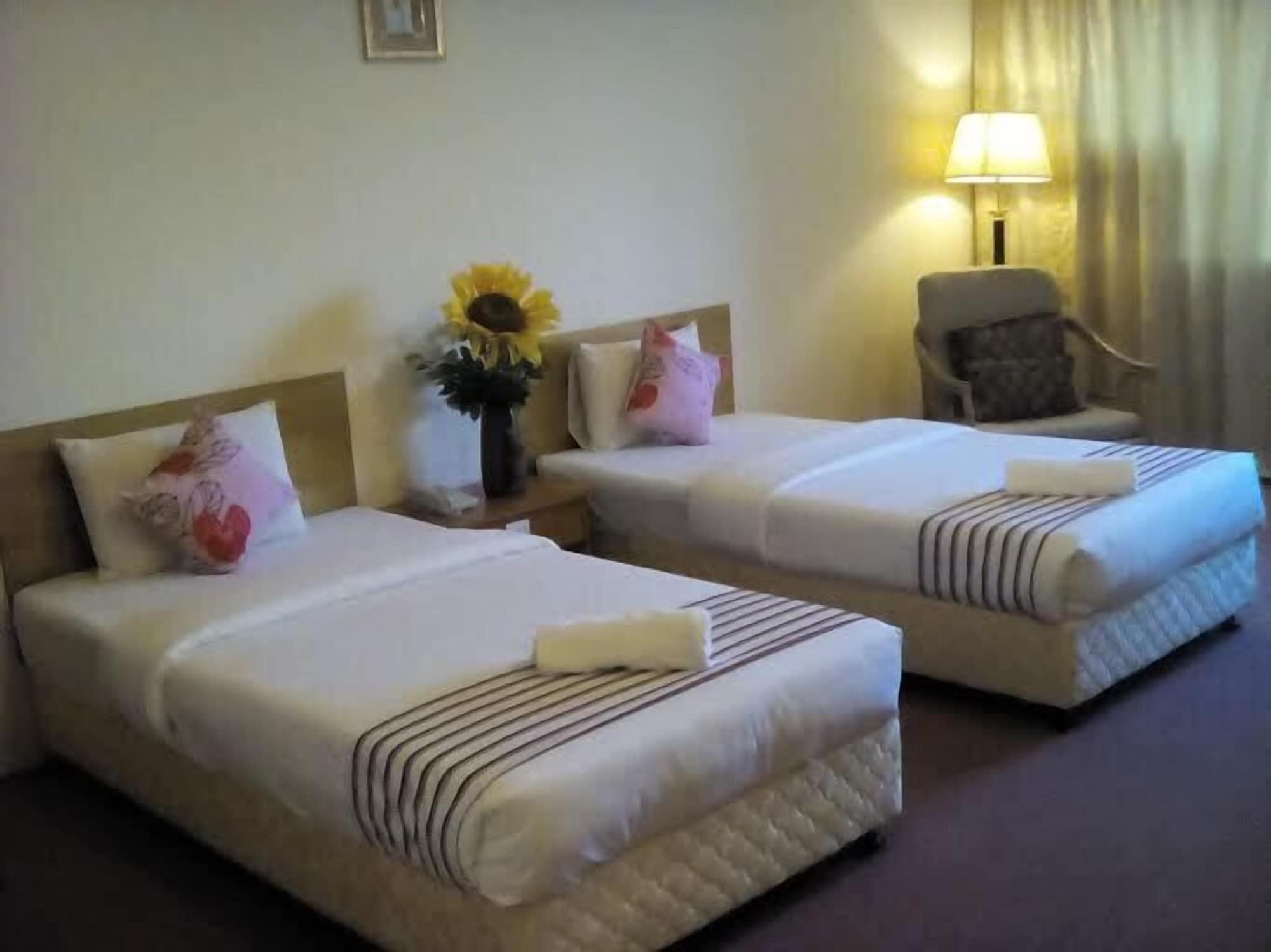Folkmeldrum Hotel Johor Bahru Kültér fotó