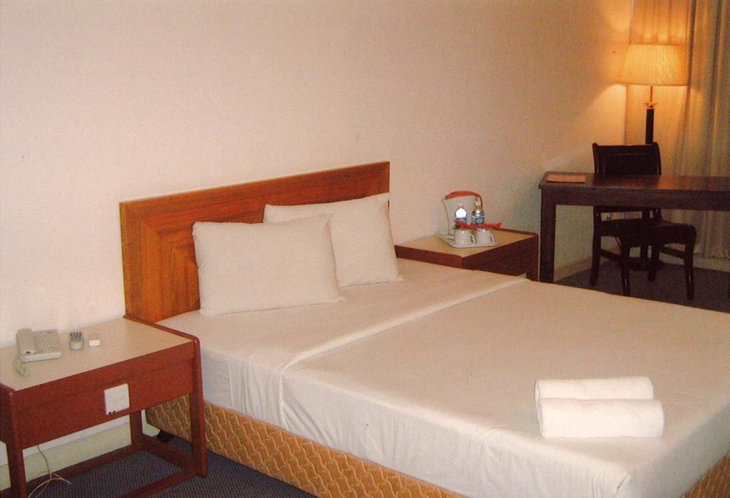 Folkmeldrum Hotel Johor Bahru Kültér fotó